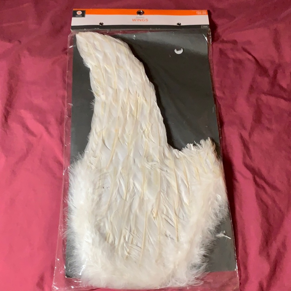 NWT Feather Angel wings
